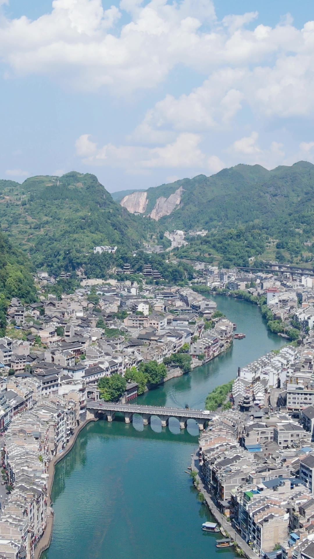 旅游景区贵州镇远古镇竖屏航拍