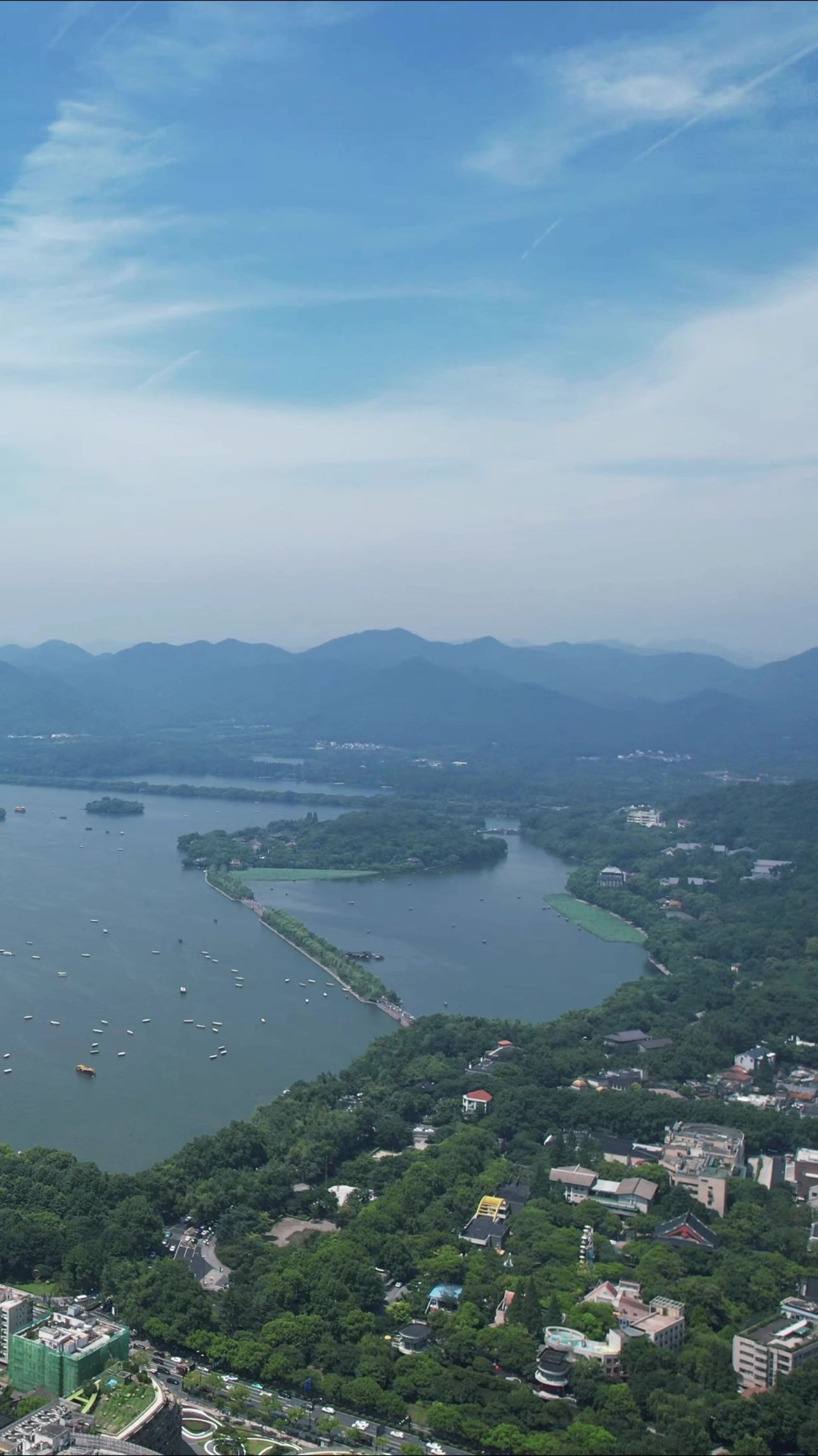 浙江杭州城市大景西湖竖屏航拍 