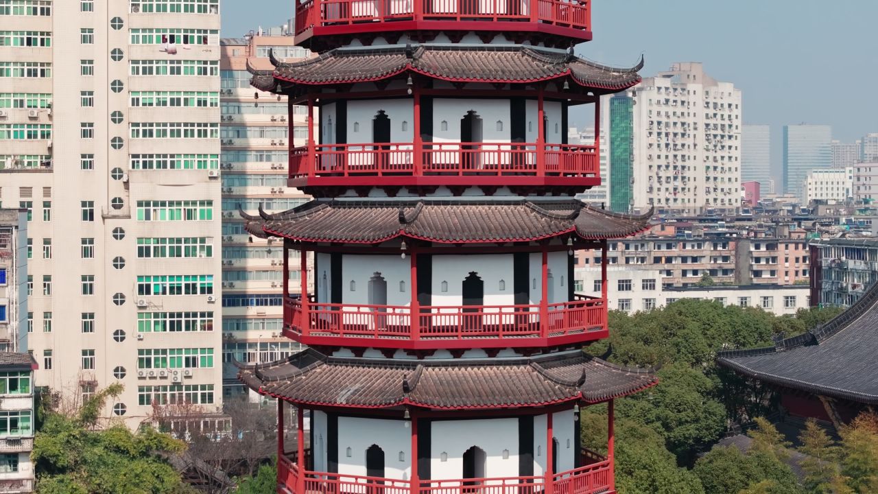 江西南昌绳金塔城市建筑航拍 5