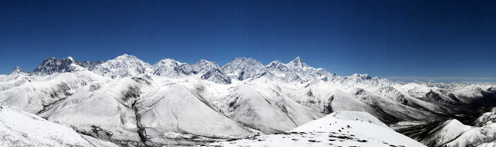 贡嘎雪山