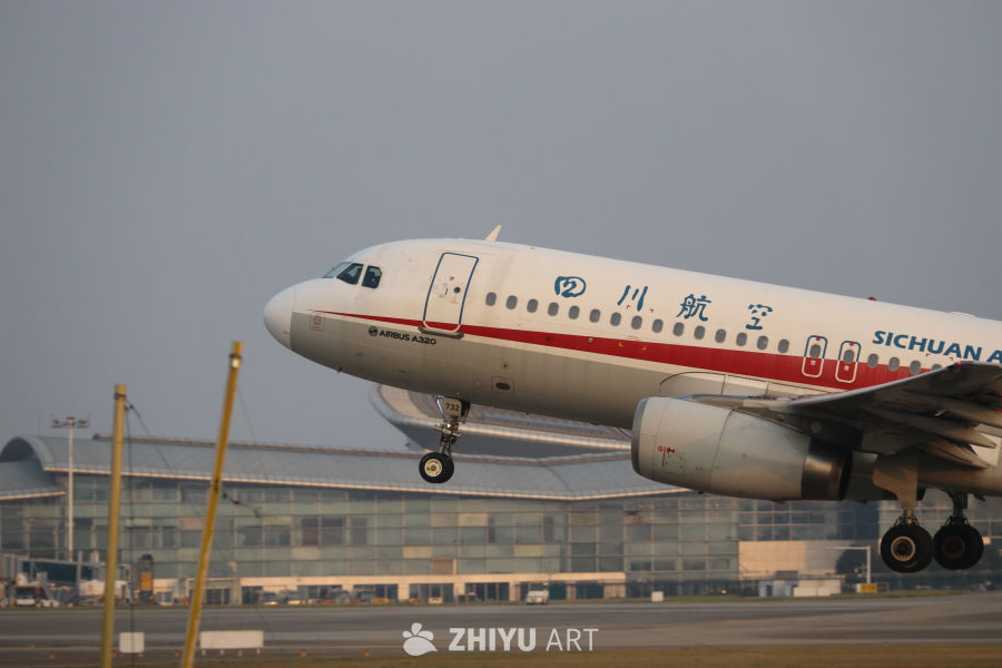 川航A320飞机起飞瞬间