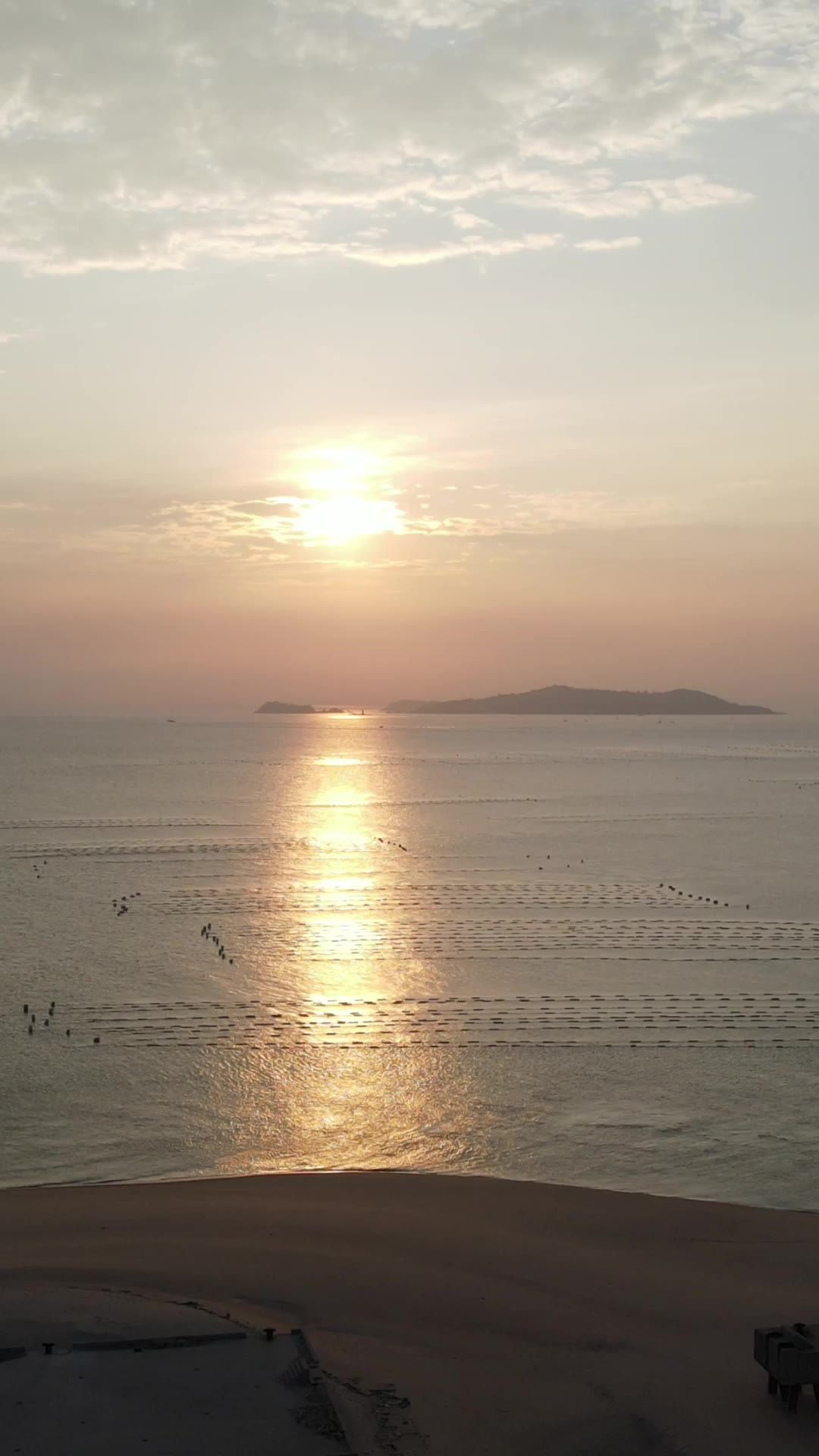 大海夕阳晚霞日落竖屏航拍