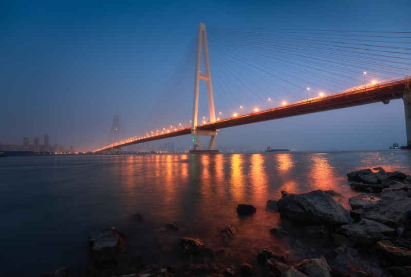 武汉白沙洲大桥蓝调夜景