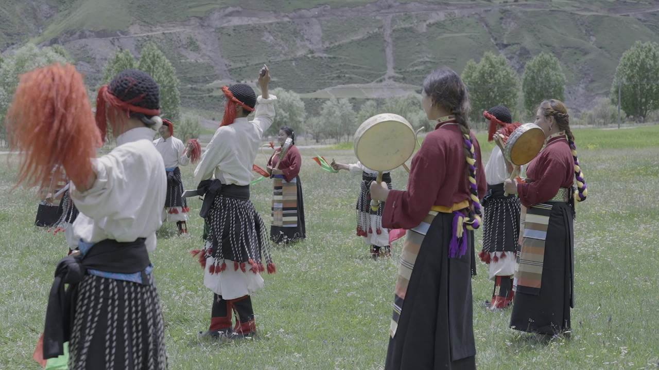 高原草地民族舞蹈