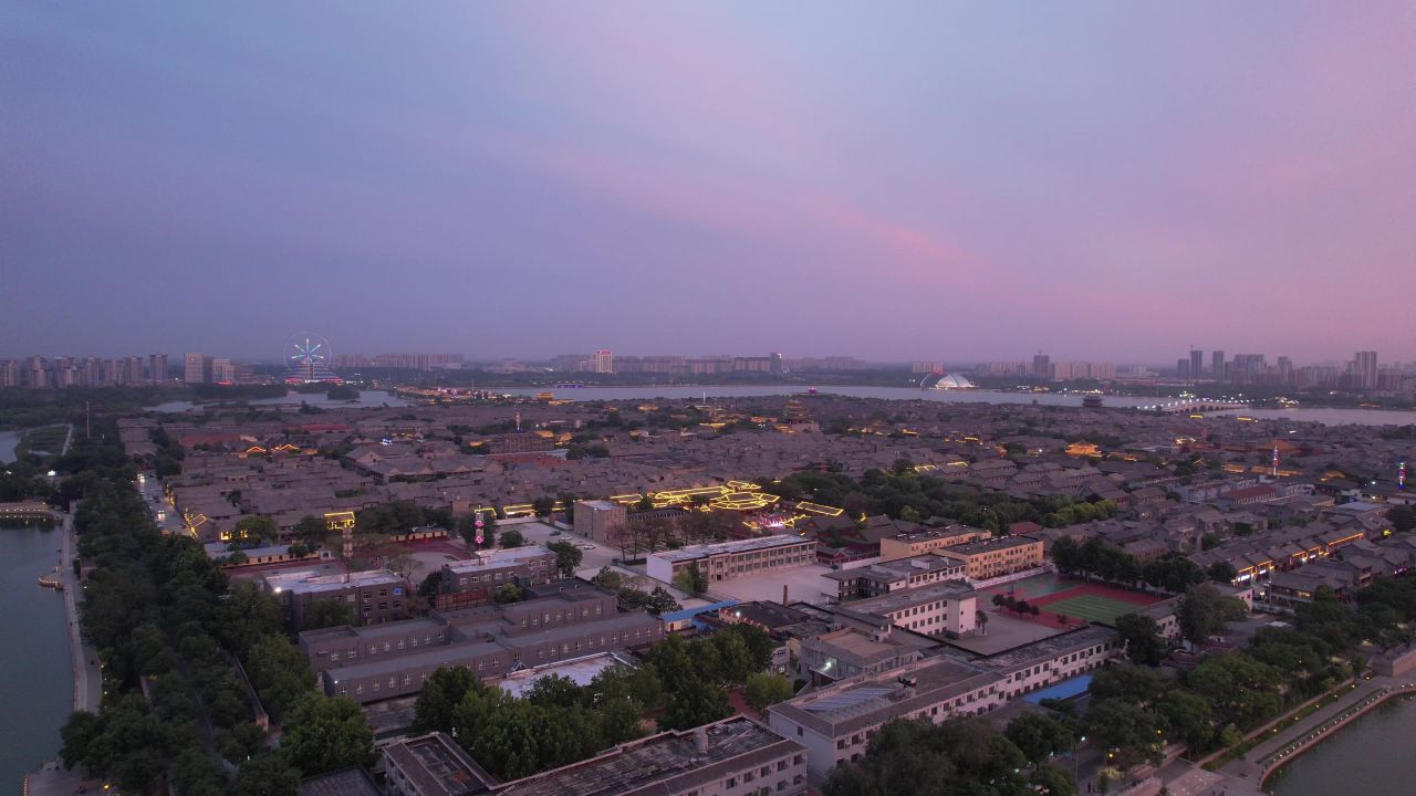城市夕阳晚霞火烧云夜景降临山东聊城 