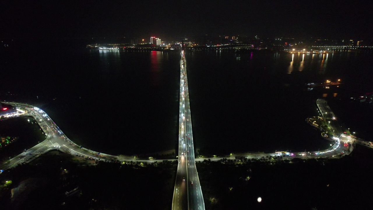 广东湛江城市夜景灯光交通城市大道航拍 