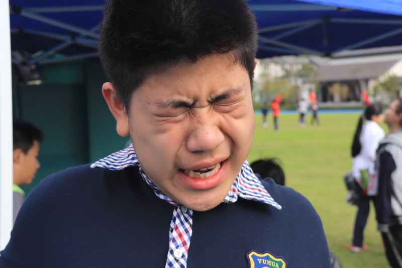 喷嚏瞬间