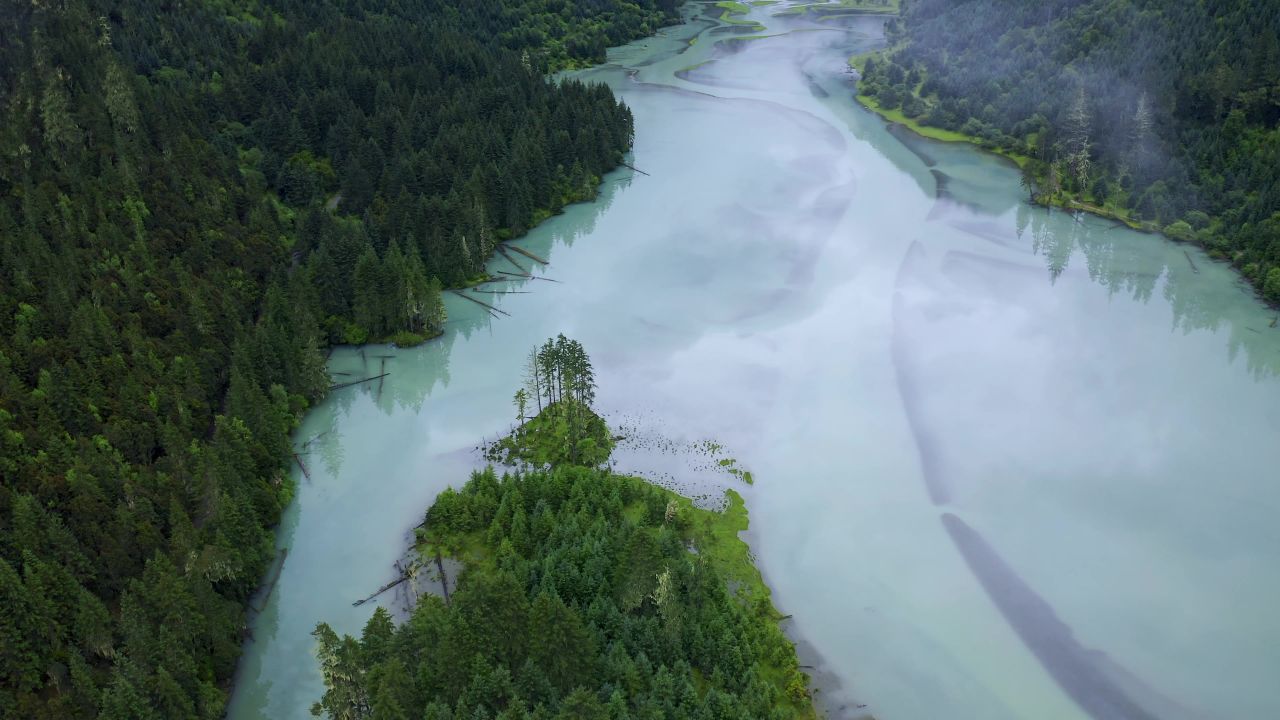 航拍川西莲花湖月亮湾湿地风景