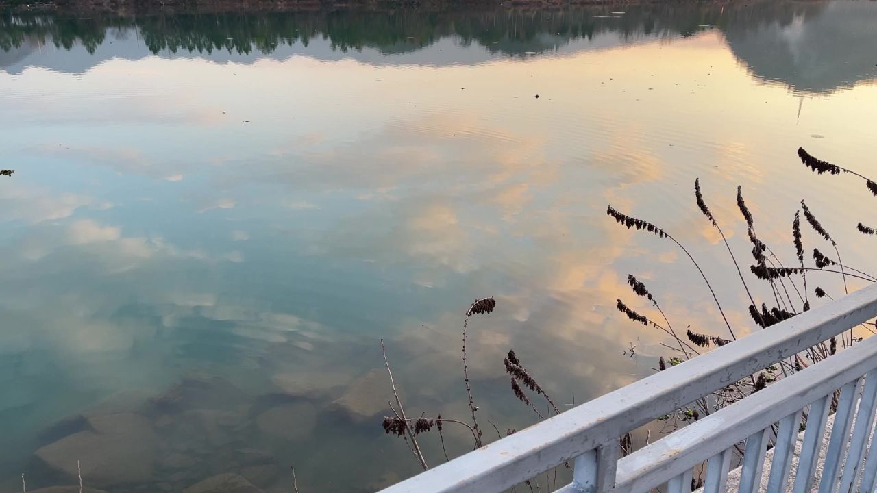湖中夕阳