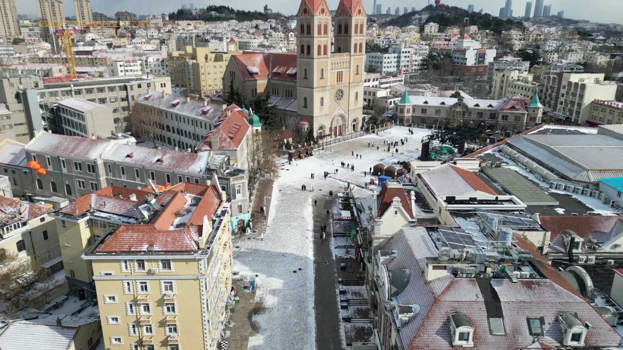 青岛市南老城区天主教堂雪景航拍 13