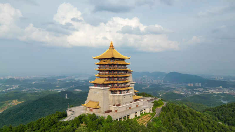 航拍湖北黄石东方山风景区东昌阁