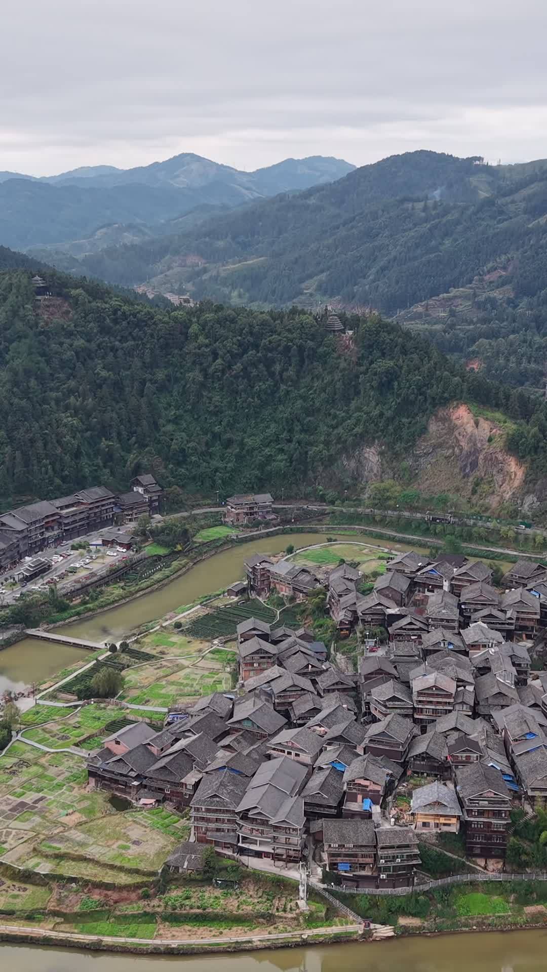 山水间的古村落
