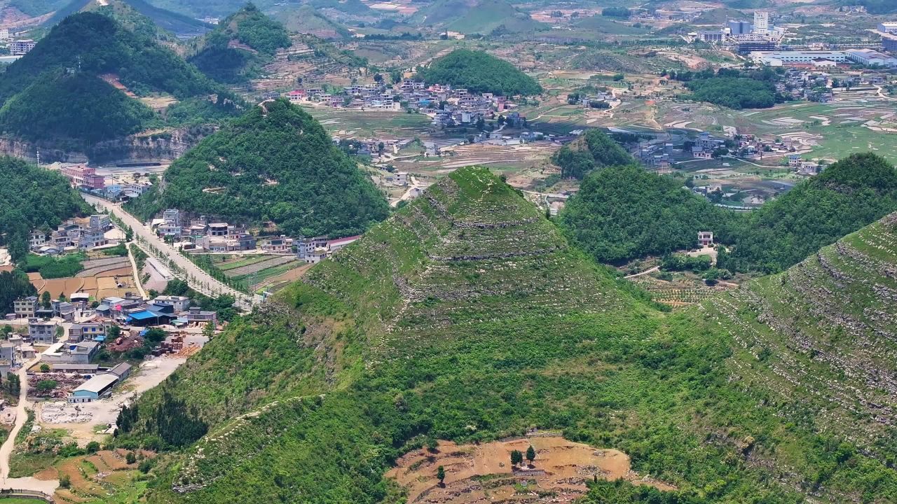 4k航拍喀斯特地貌奇观 安龙金字塔