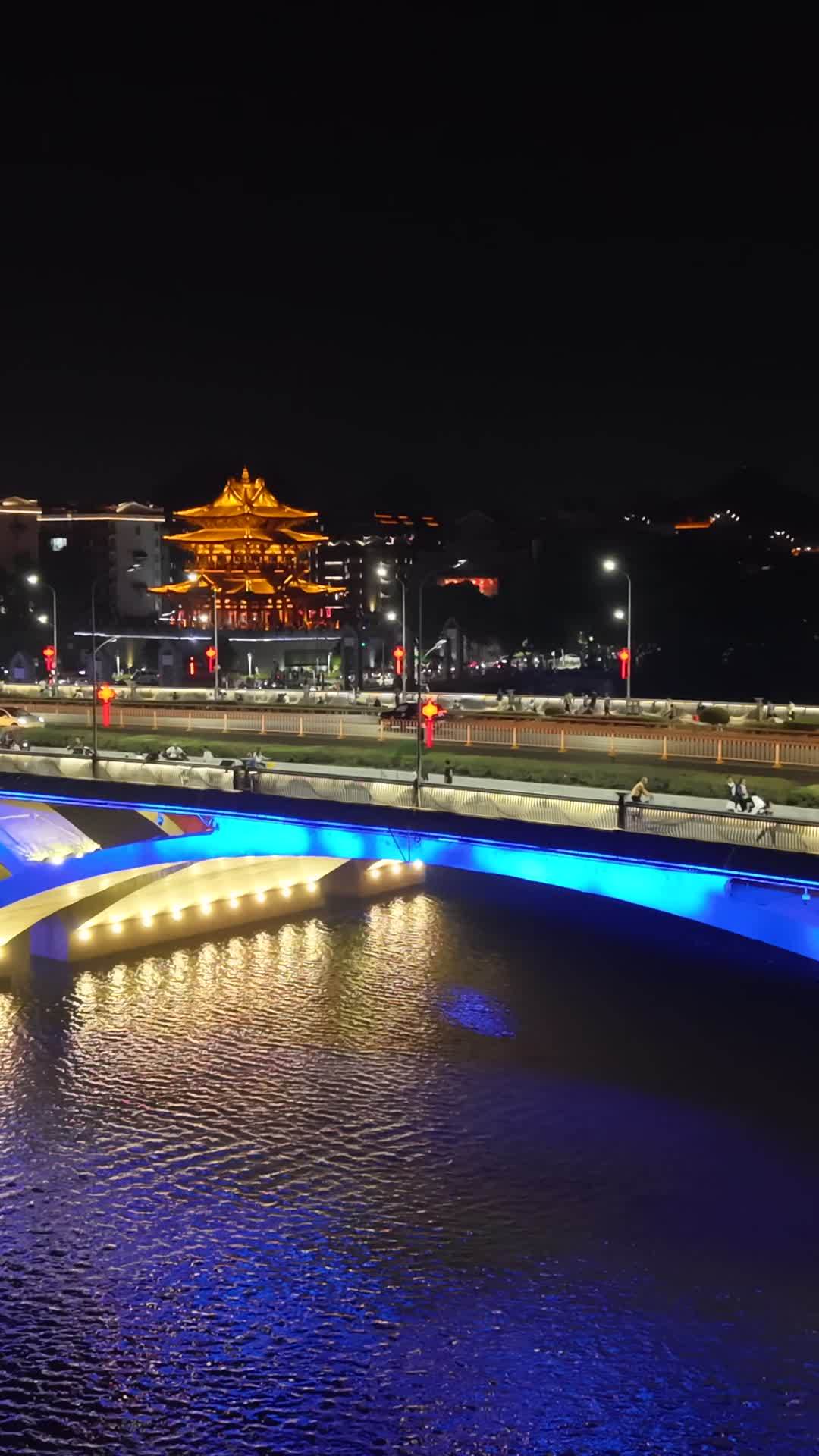 夜景下的城市活力