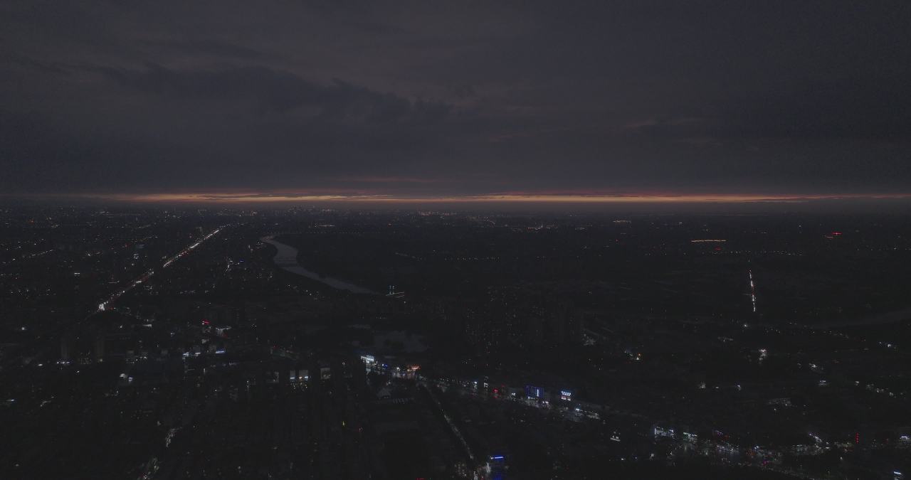 夜幕下的城市