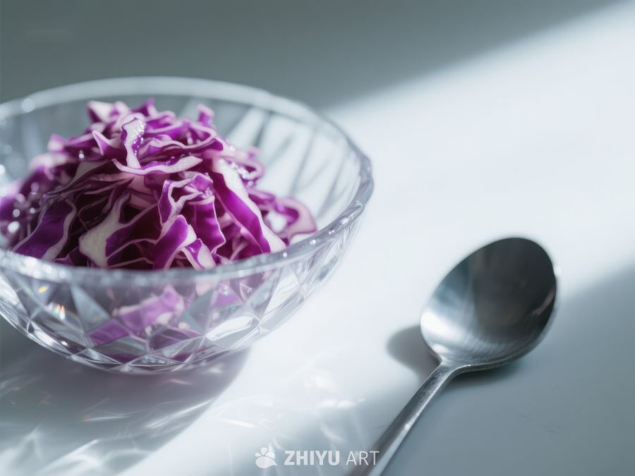 紫色卷心菜沙拉在透明碗中 1842