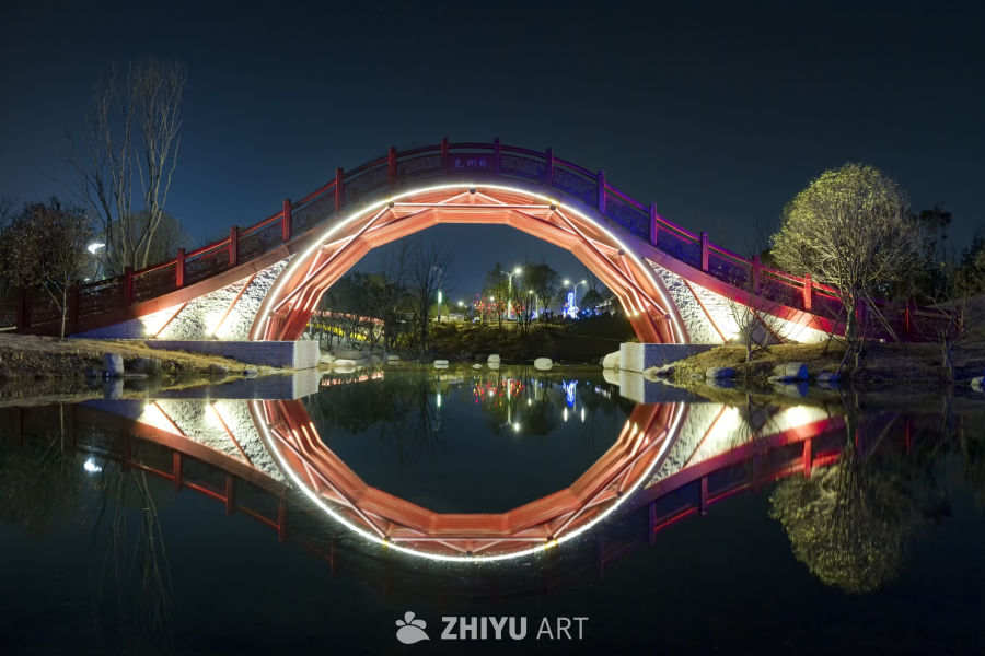 夜色中的桥