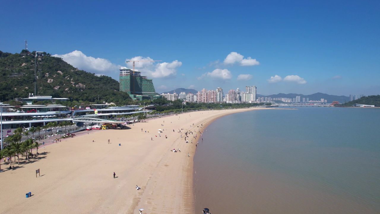 广东珠海情侣公路沿海沙滩大海海洋航拍 