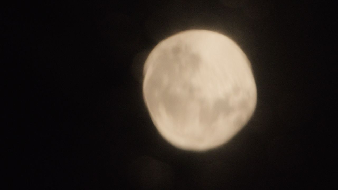 月亮月球夜晚天空皎洁明月长焦特写延时摄影 17