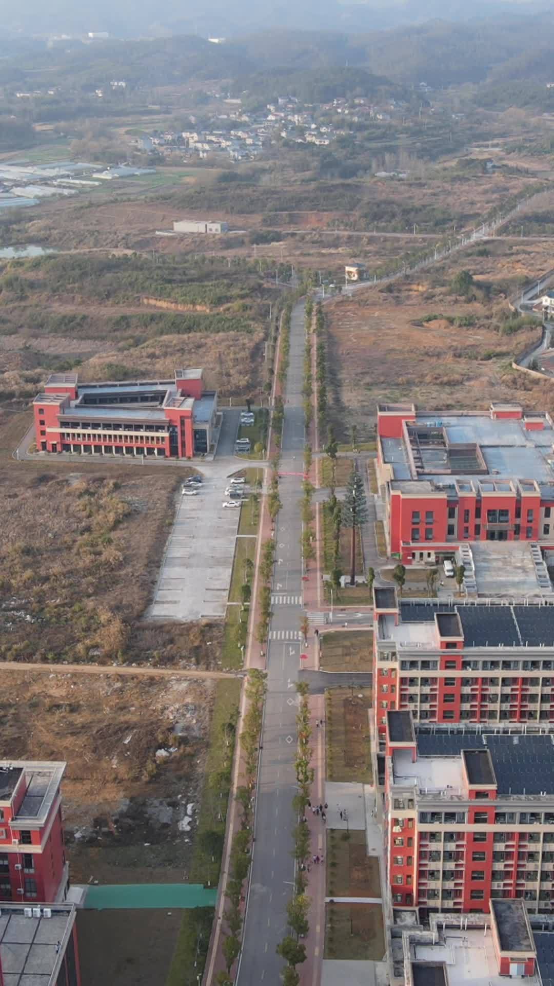 大学校园航拍全景