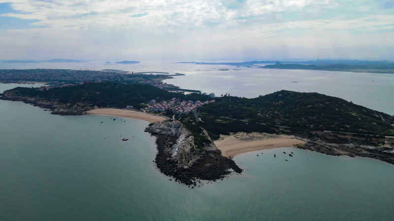 大海海洋沙滩礁石风景航拍摄影图 