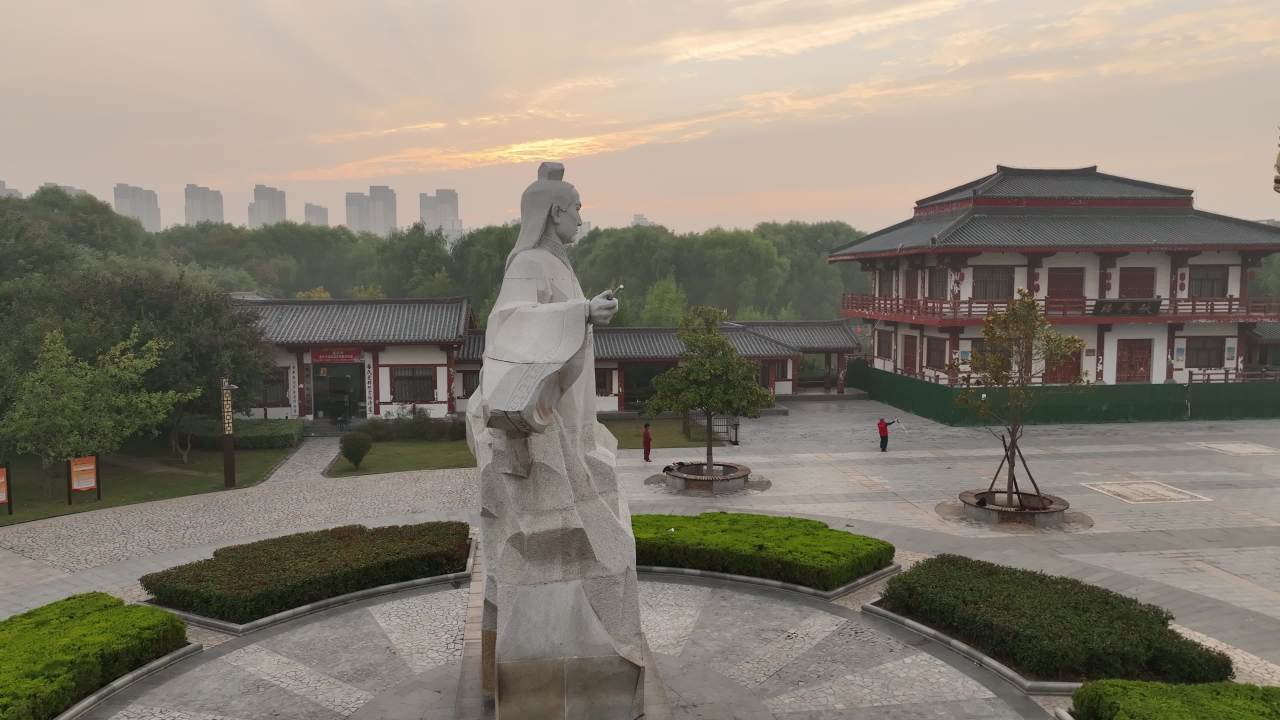 夕阳下的古典园林