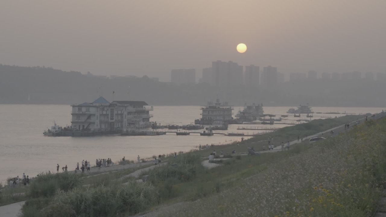 宜昌江边 80
