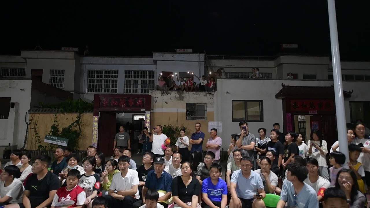 夜间社区庆典