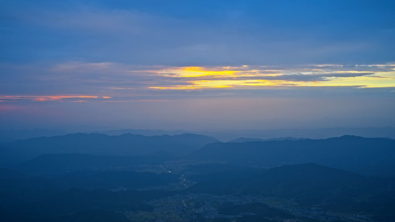 萍乡武功山晚霞实拍空境