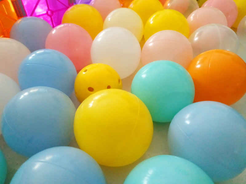 彩色海洋球
