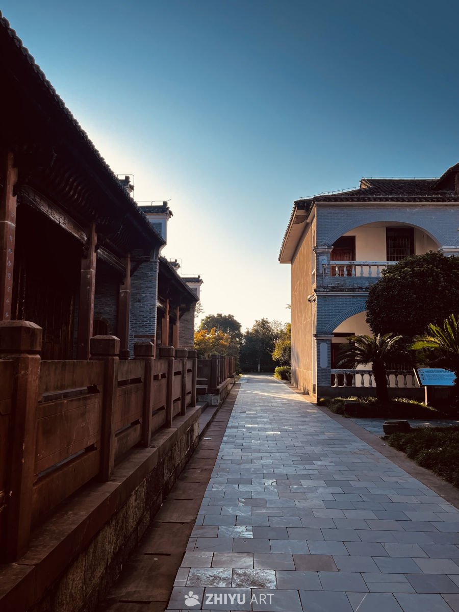 古巷阳光