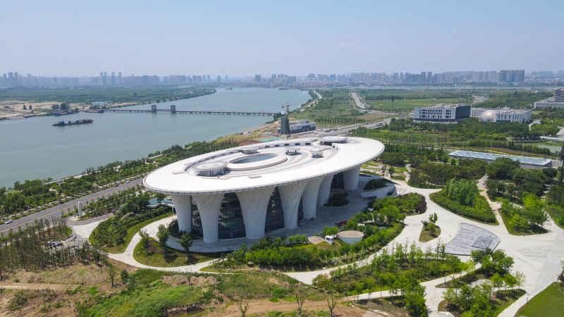 航拍湖北襄阳市图书馆