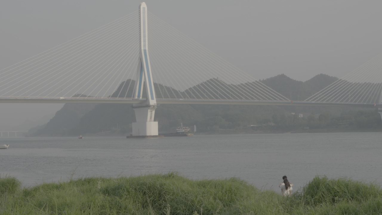 宜昌江边 55