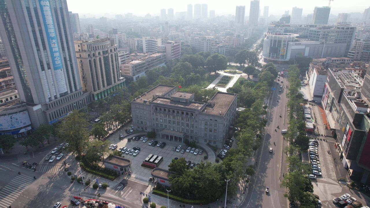 广东湛江人民广场人民大会堂航拍