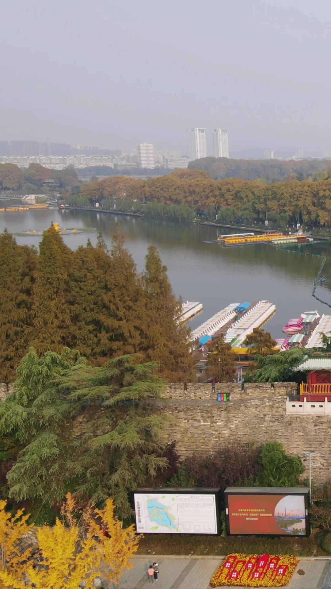 旅游景区南京玄武湖竖屏航拍