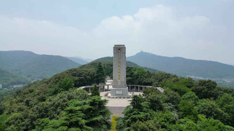 航拍湖北襄阳革命烈士纪念碑