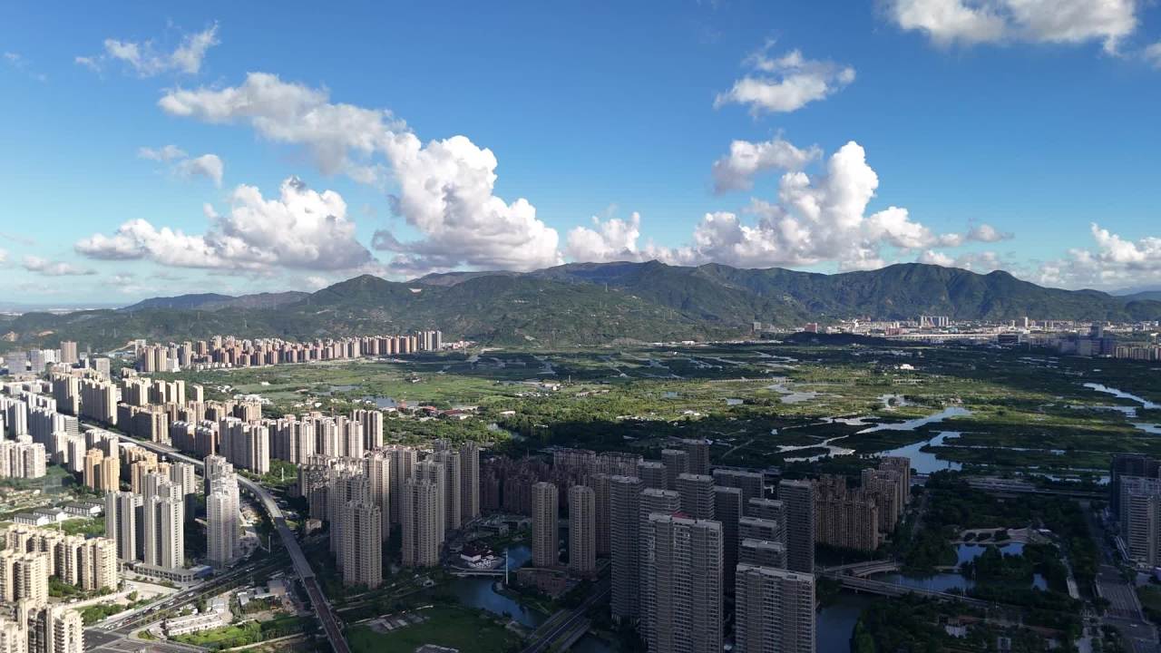 城市与自然的和谐画卷