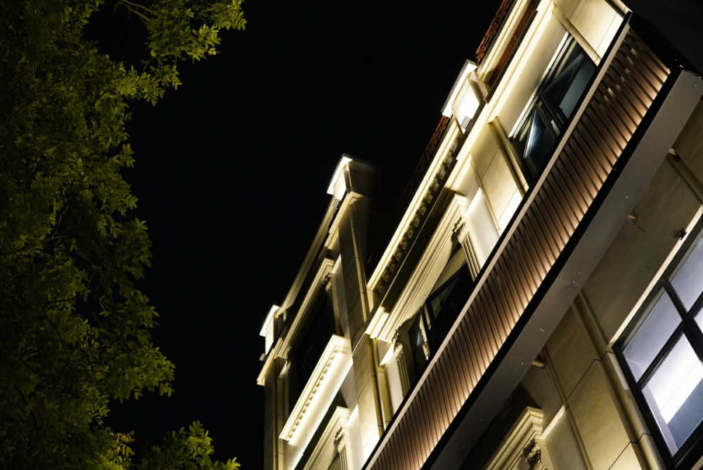 西湖夜景街拍