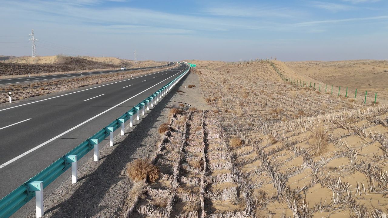 新疆S21沙漠公路 16