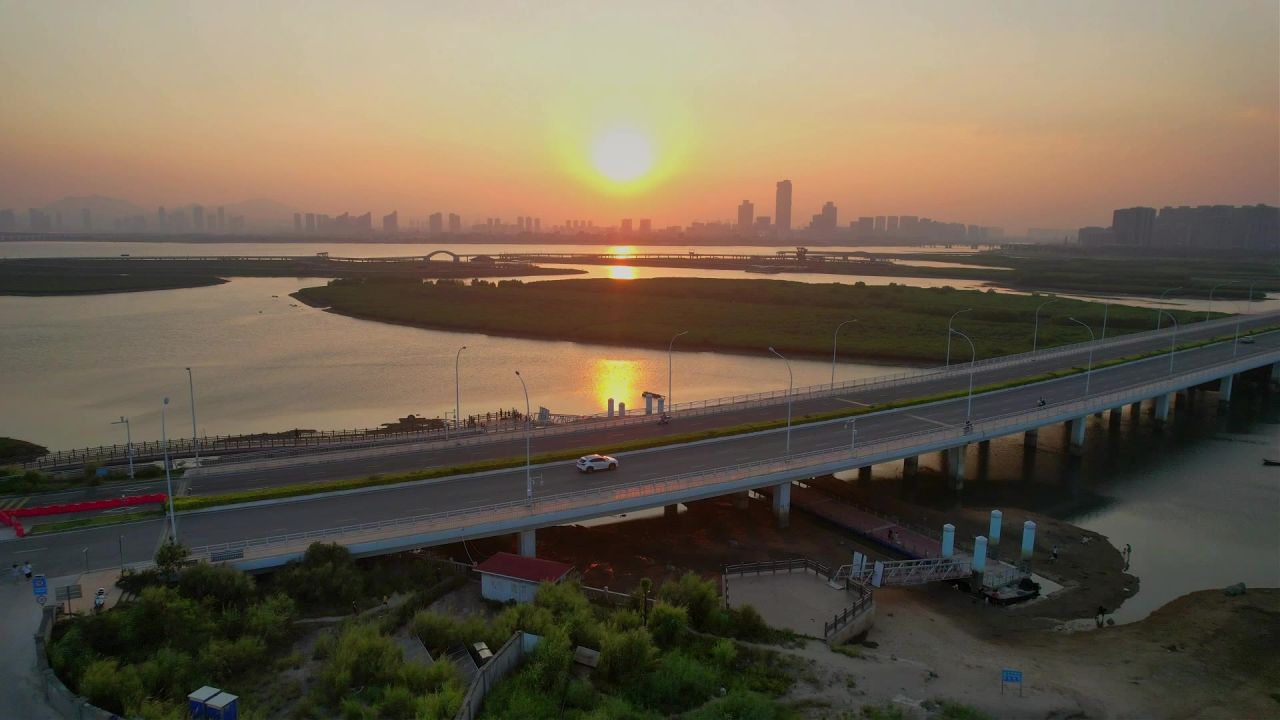 航拍厦门下潭尾湿地公园日落