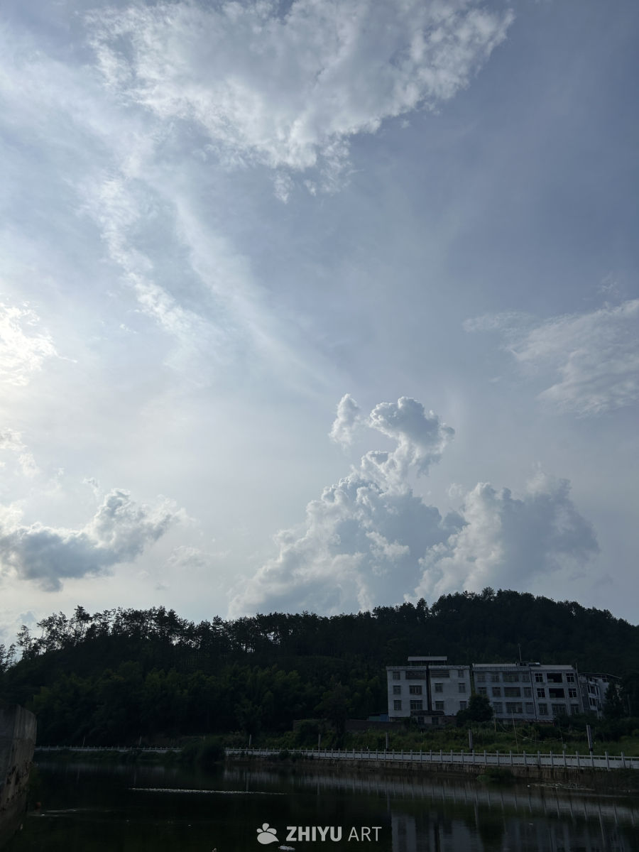 湖畔静谧时光