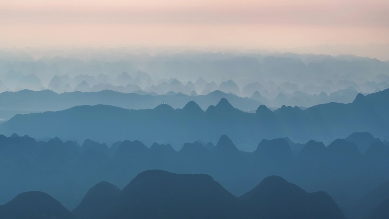 4k航拍清晨大山水墨画风景