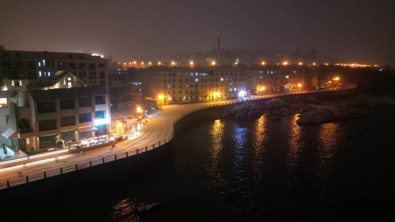 青岛老城区琴屿路夜景海边雪景航拍 3