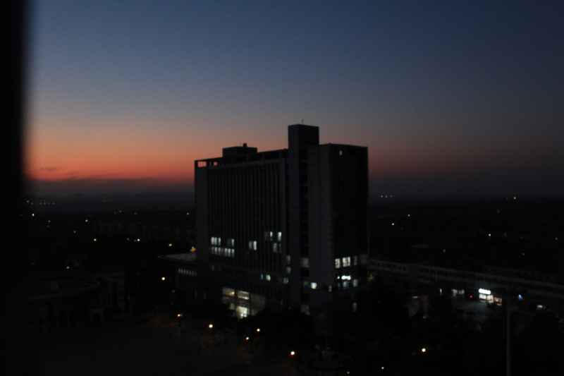 夕阳下的教学楼