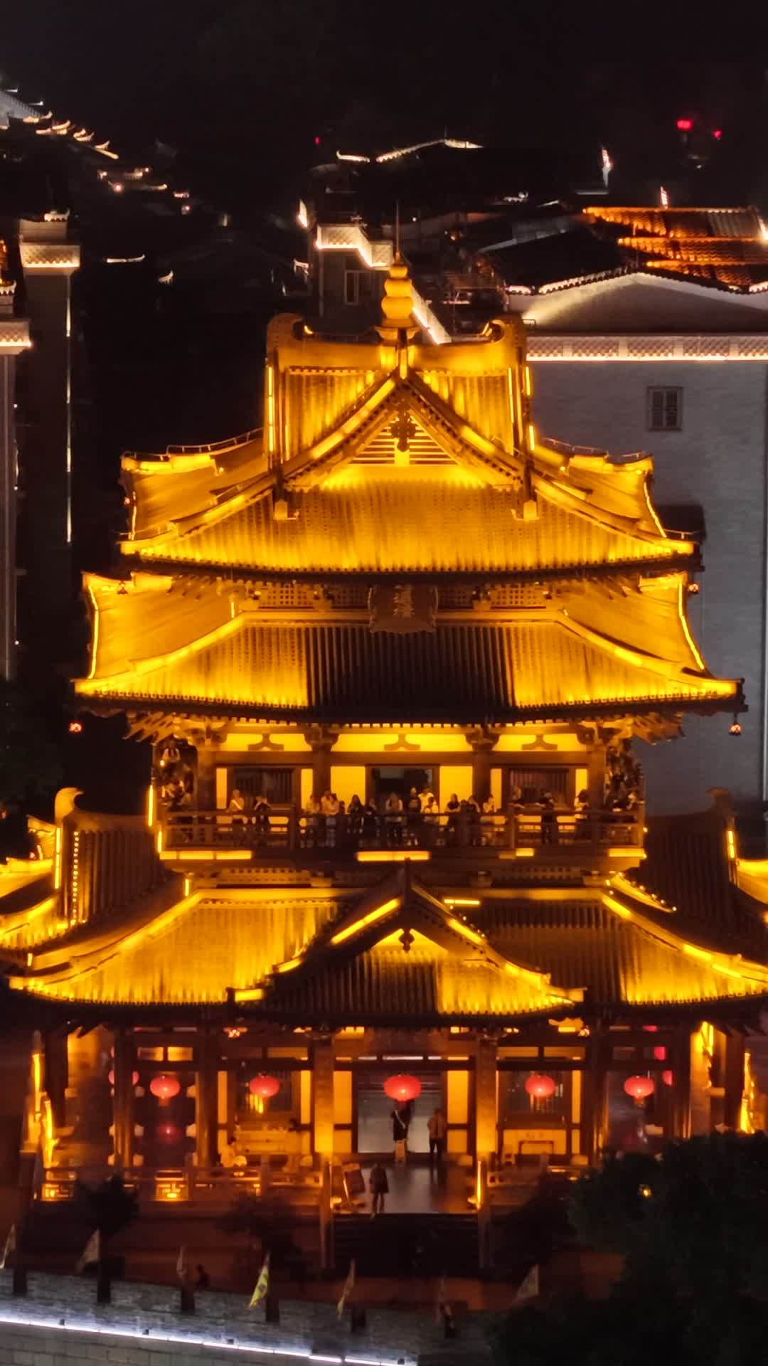 竖版航拍桂林解放阁夜景灯光 (9)