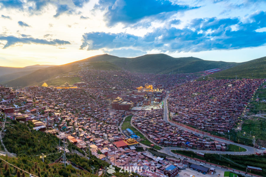 色达喇荣寺五明佛学院