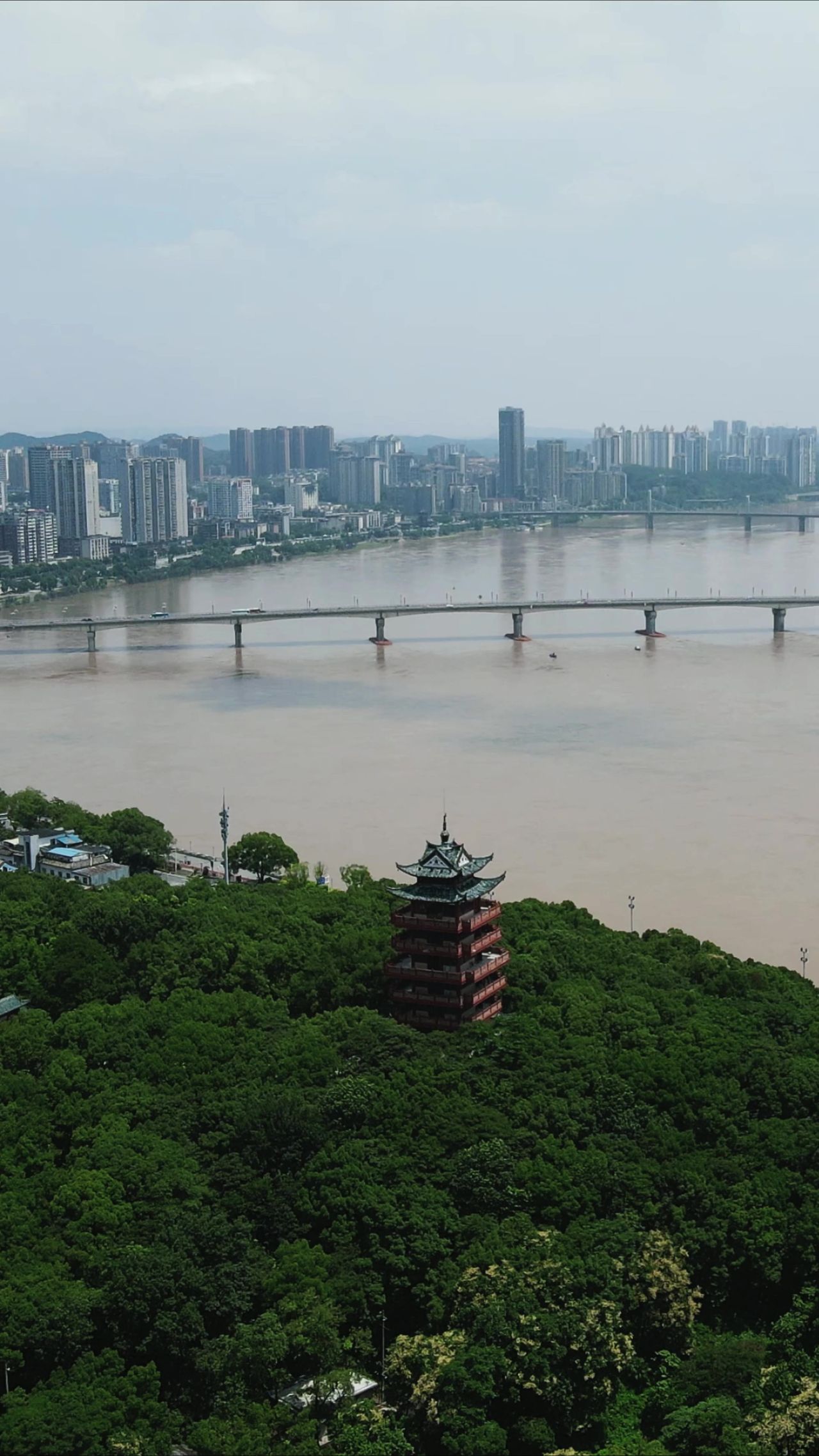  湖南株洲湘江洪水竖屏航拍