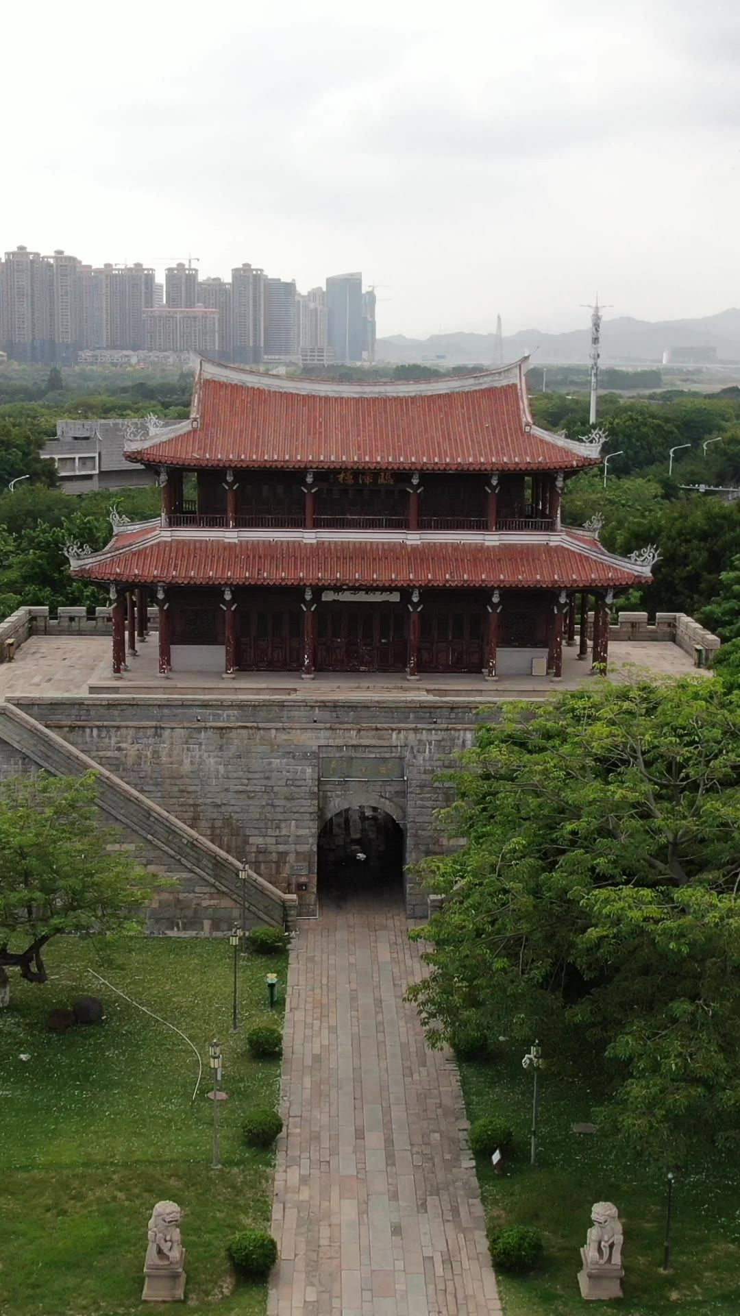旅游景区福建泉州古城竖屏航拍