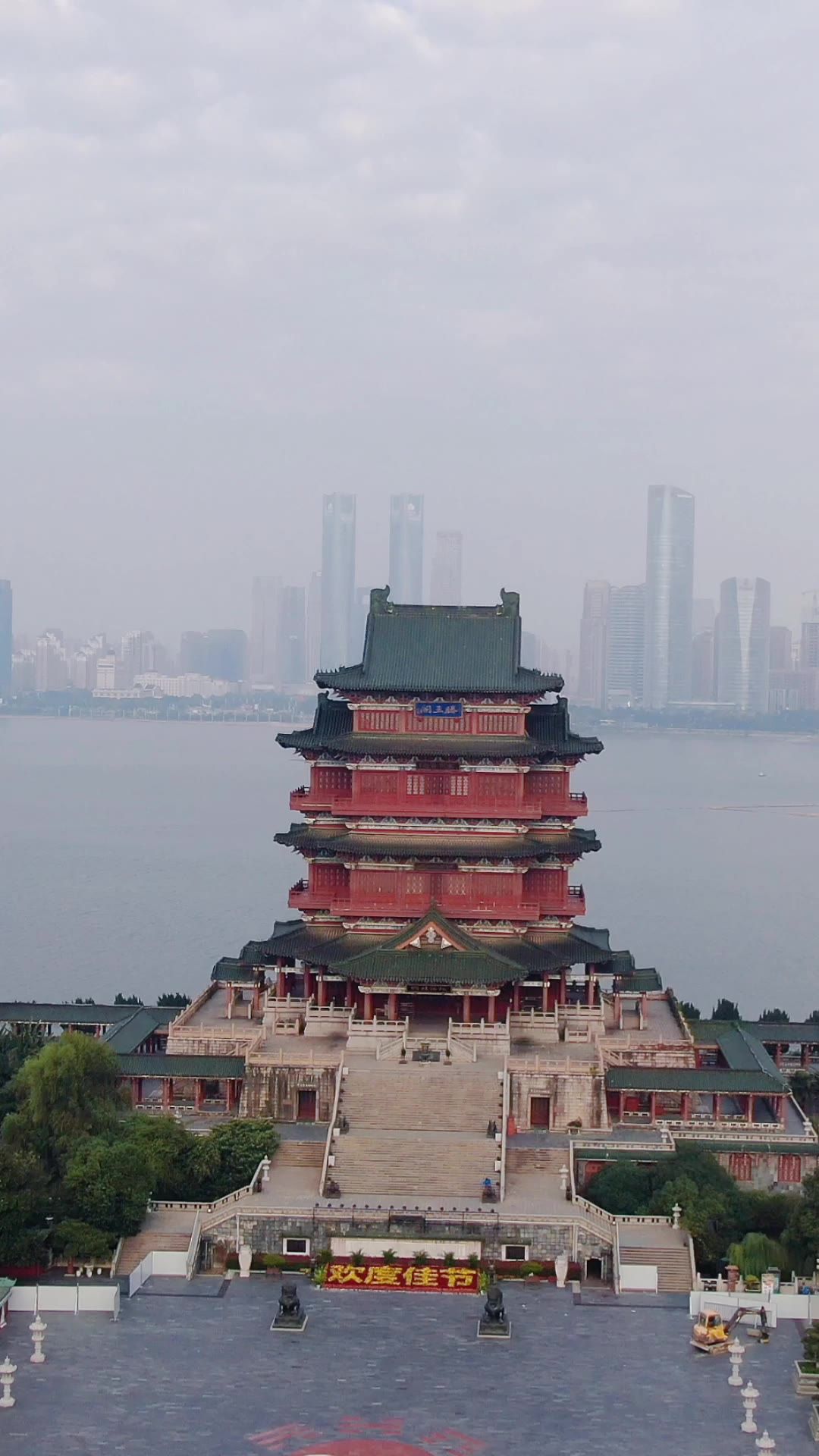 江西南昌滕王阁5A景区竖屏航拍