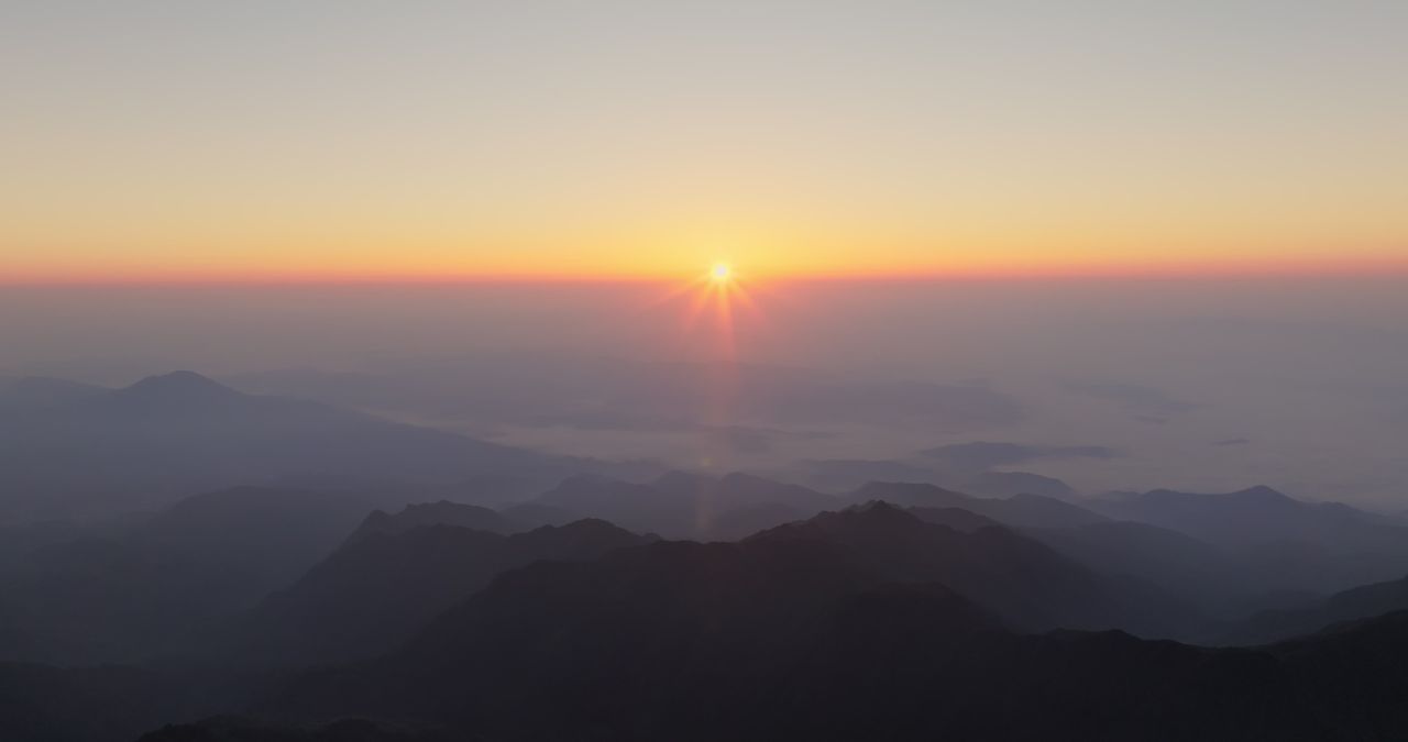 江西萍乡武功山日出日落云海风光航拍 21